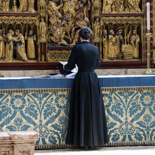 In der evangelischen und anglikanischen Kirche sind 
Frauen am Altar schon Alltag.