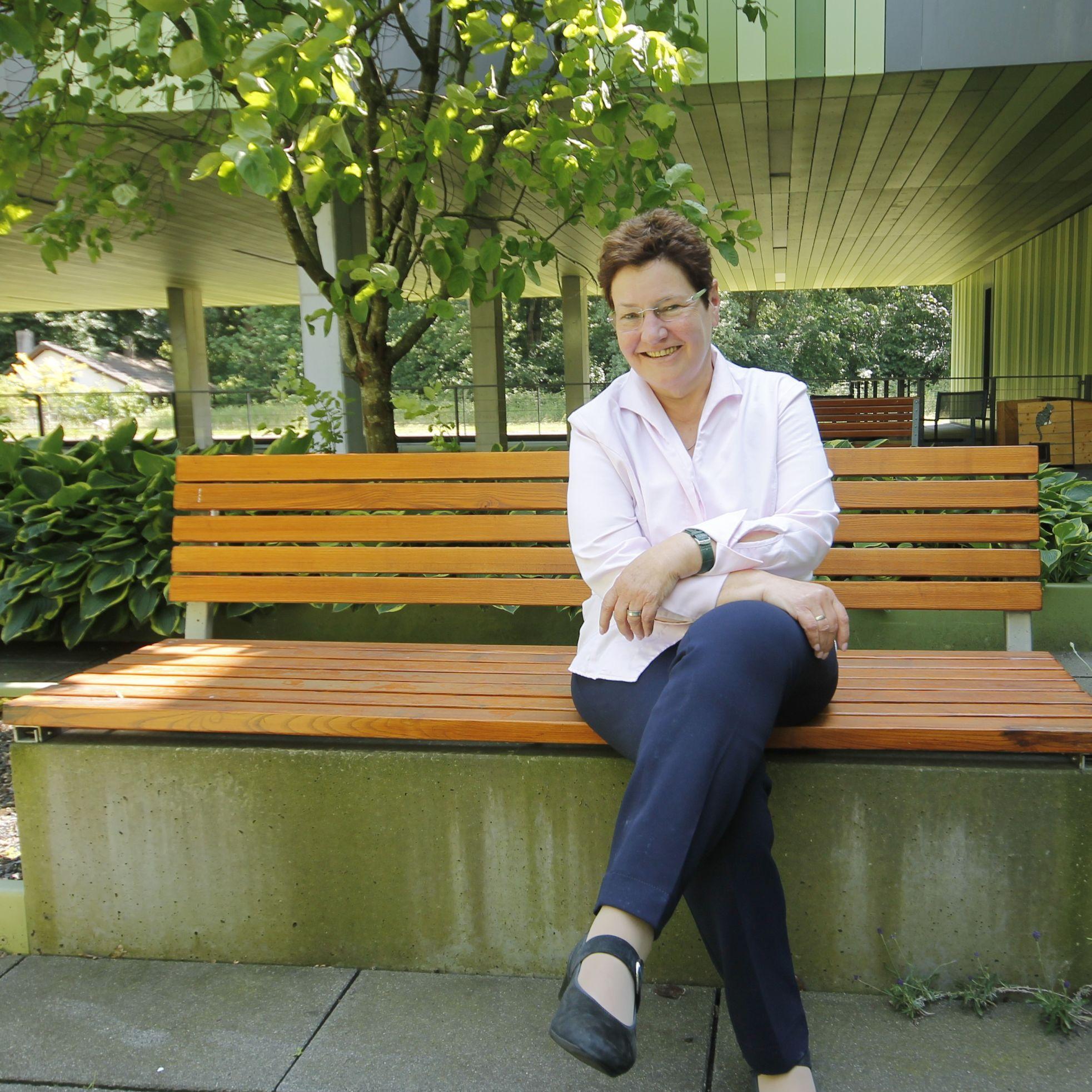 Vielseitig engagiert Während ihres Studiums gründet Martina Maaßen 1987 den Verein „MoWo“ mit, dessen Vorsitzende sie seit 2017 ist. Seit 2013 ist sie Vorsitzende des Vereins „Brückenbau“, seit 2015 ist sie Mitgesellschafterin des Sozialkaufhauses Viersen.  Von 1999 bis 2025 war sie für Bündnis 90/Grüne Mitglied im Rat der Stadt Viersen, unter anderem als Mitglied des Integrationsrates und des Sozialausschusses der Stadt Viersen, 2004 bis 2020 war sie Fraktionsvorsitzende. Als Landtagsabgeordnete für die Grünen 2010 bis 2017 war sie unter anderem arbeitsmarktpolitische Sprecherin.